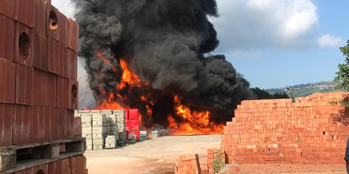 Rize'de milyonlarca lira değerindeki borular dakikalar içinde kül oldu