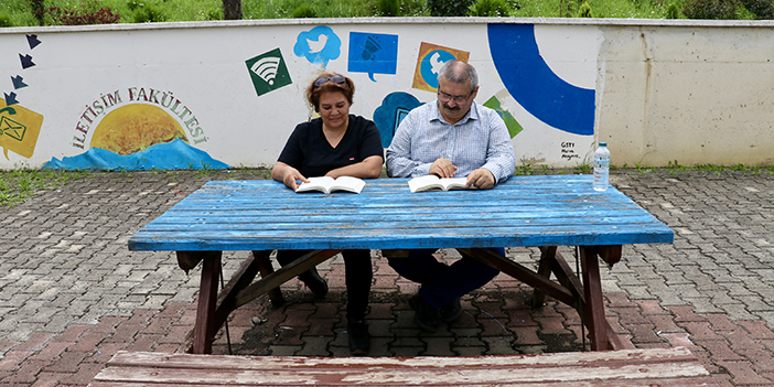 Kanser ile mücadelede en yakın arkadaşı kitaplar oldu