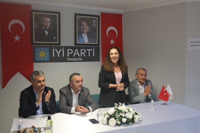 iyi-parti-trabzon-bayramlasti-bayramda-tencereler-kaynamadi-001.jpeg