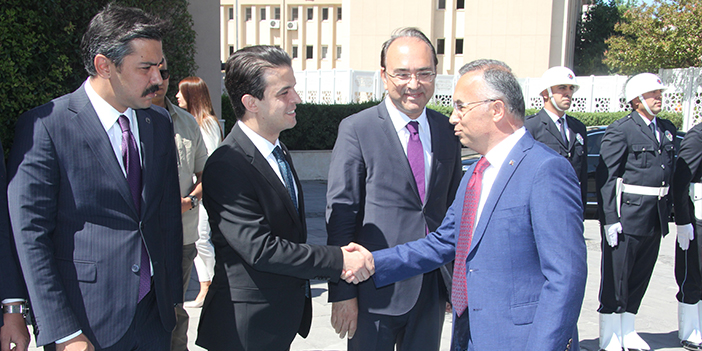 Rize'nin eski valisi yeni görevine başladı