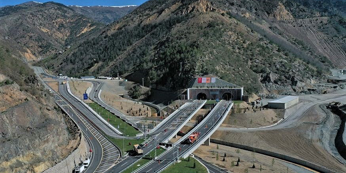 Zigana Tünelinden kaç araç geçti? Bakan Uraloğlu açıkladı