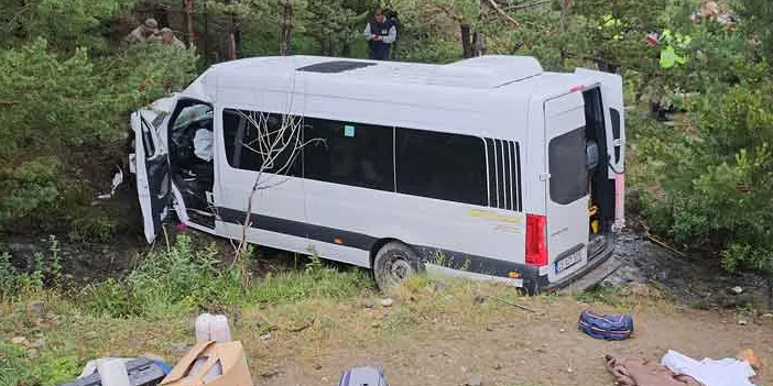 dugunden-donen-minibus-kaza-yapti-4-olu-10-yarali-3.jpg