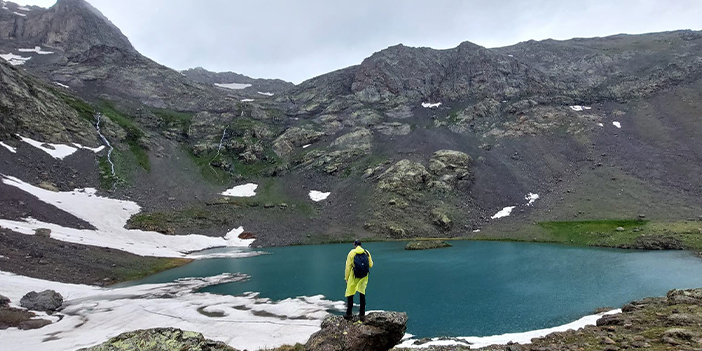 Artabel Gölleri Trabzonlu dağcılara bir günde dört mevsim yaşattı