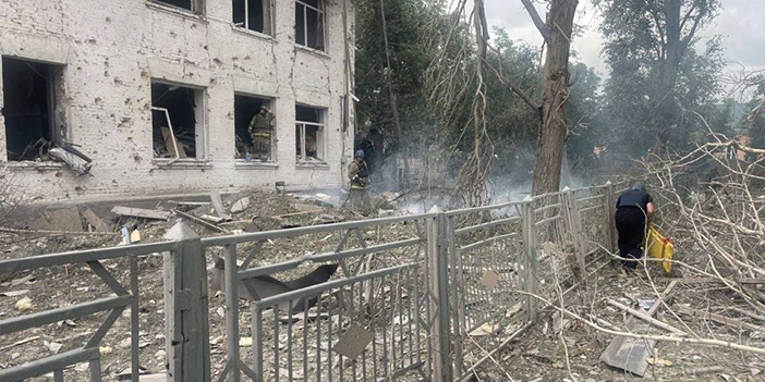 Rusya Ukrayna'da okulu vurdu! Ölü ve yaralılar var