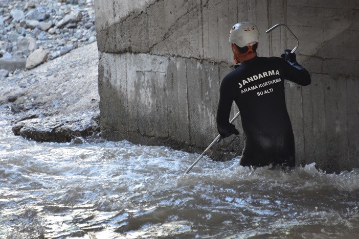 orduda-dereye-dusup-kaybolmustu-yeni-gelisme-004.jpg