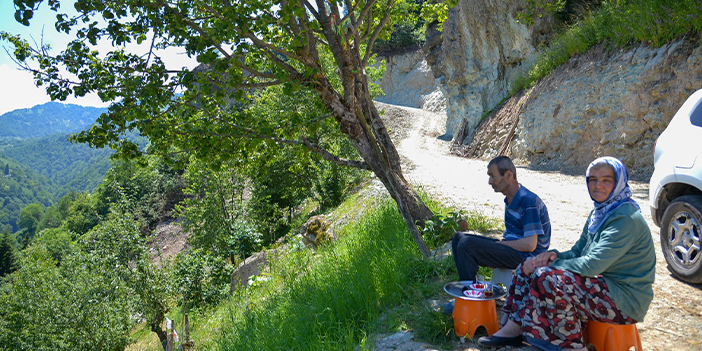Trabzon'da felçli eşini sırtında taşıyan kadının sesi duyuldu