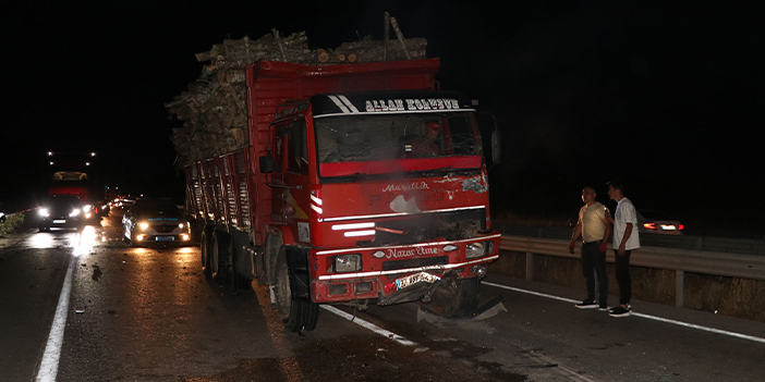 Samsun'da araç, tır ve kamyonun arasında kaldı! 