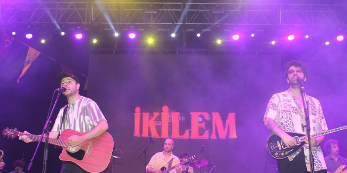 İkilem şarkılarıyla Bayburtluları coşturdu