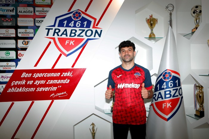 1461-trabzon-abdurrahman-emir-alagoz-ile-sozlesme-imzaladi.jpeg