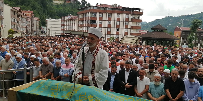Rize’de teyzesinin ev sahibi tarafından öldürülen genç son yolculuğuna uğurlandı