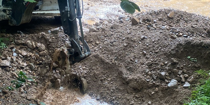 Trabzon'da heyelan alanında çalışmalar devam ediyor