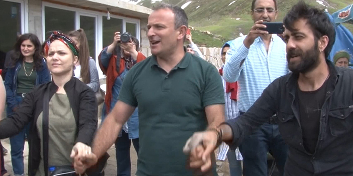 Rize'de 90 yaşındaki Efendioğlu'ndan “Horon tepmek değil oynamak” tespiti