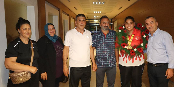 Trabzonlu Boksör altın madalya ile döndü 