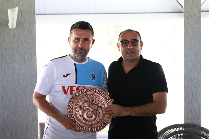 trabzonsporda-bjelica-akademi-yonetimiyle-bir-araya-geldi-003.jpg