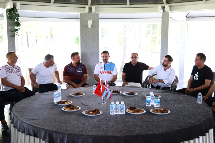 trabzonsporda-bjelica-akademi-yonetimiyle-bir-araya-geldi.jpg