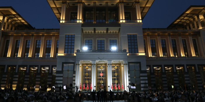 Cumhurbaşkanı Erdoğan'dan mesaj: "Türkiye olayları tribünden izleyemez"