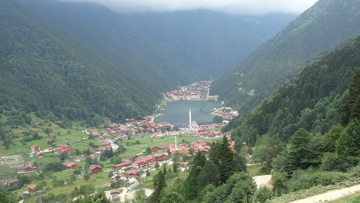 trabzon-uzungolde-turist-sayisi-artti-konaklama-azaldi.jpg