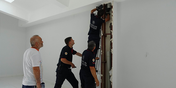 Samsun'da sıkışan kedi için ekipler seferber oldu