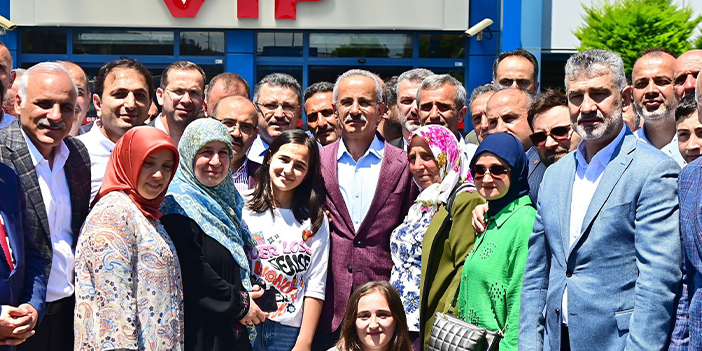 Trabzon Havalimanı'nın trafiği aktı! Bakan Uraloğlu'ndan yeni havalimanı açıklaması 