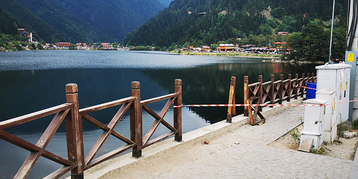 Trabzon'da Arap turistler Uzungöl'e düştü! 2 yaralı