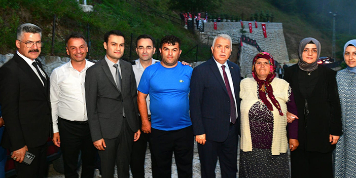 Trabzon Valisi Yıldırım, Eren Bülbül'ün kabrini ziyaret etti