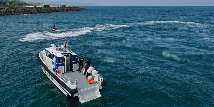 Trabzon'da kurbağa adamlar arama kurtarma için hazır