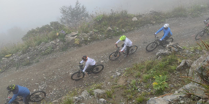 Trabzon'un tehlikeli yollarında pedal çevirdiler 