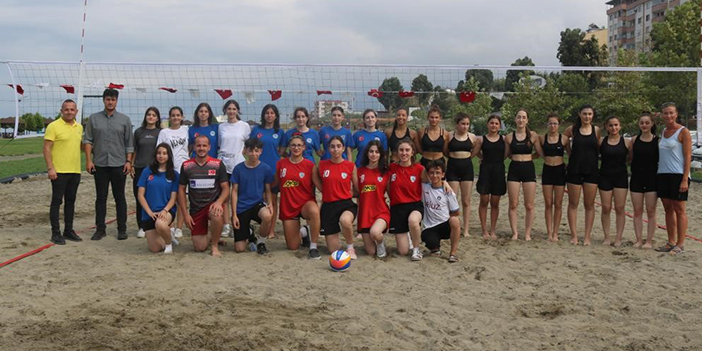 Trabzon'da plaj voleybolu heyecanı başladı