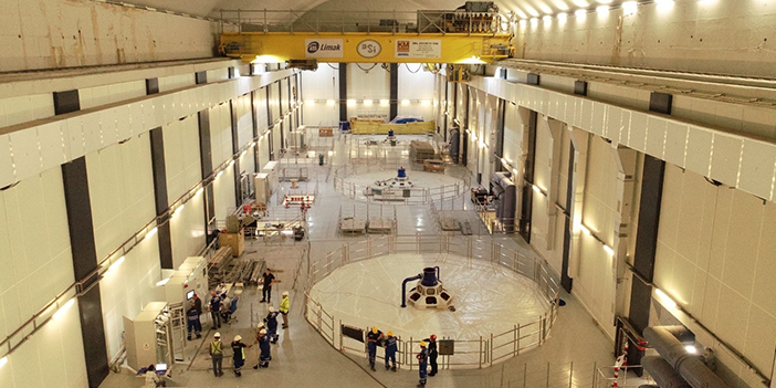 Yusufeli Barajı'nda türbinler elektrik test üretimi için dönmeye başladı