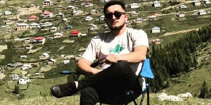 Hasarlı binanın yıkımı sırasında enkaz altında kalan operatör Gümüşhane’de defnedildi