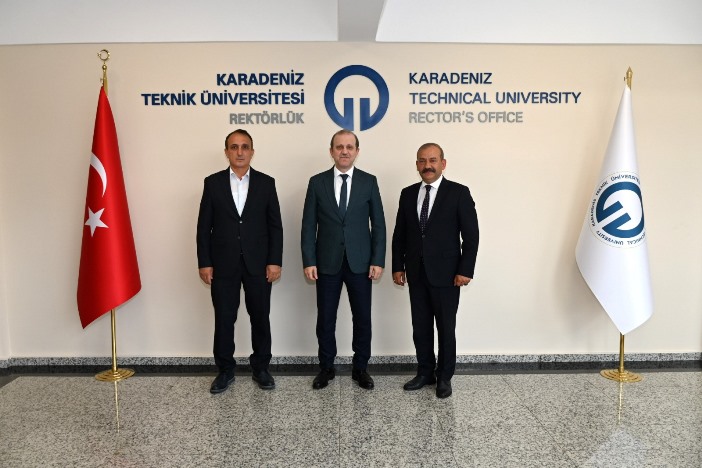 trabzon-soforler-ve-otomobilciler-odasi-baskani-omer-hakan-usta-ktu-rektoru-prof-dr-hamdullah-cuvalci.jpeg