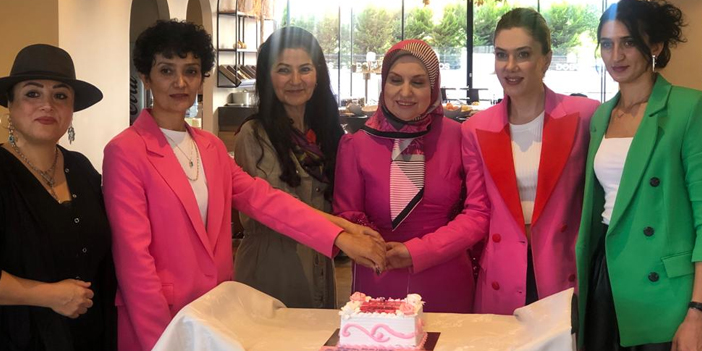 Trabzon’da meme kanseri bilinçlendirme etkinliği! “Yakalanmaktan değil, geç kalmaktan korkun"