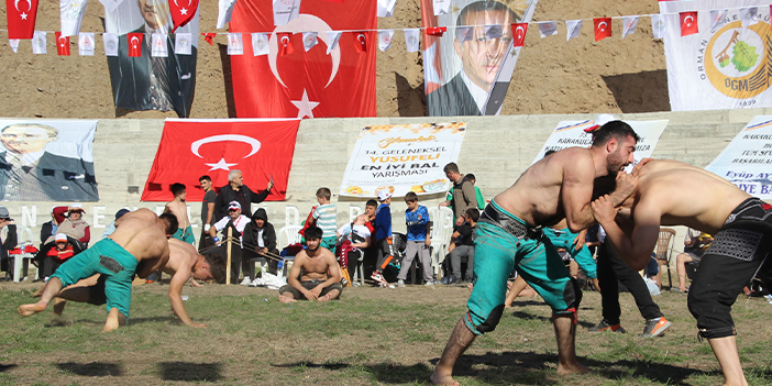 Artvin'de 73. Geleneksek Karakucak Güreşleri yapıldı