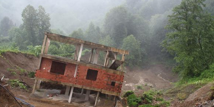 Karadeniz'de mikro depremlerle heyelan tehlikesi! Artış yaşanacak