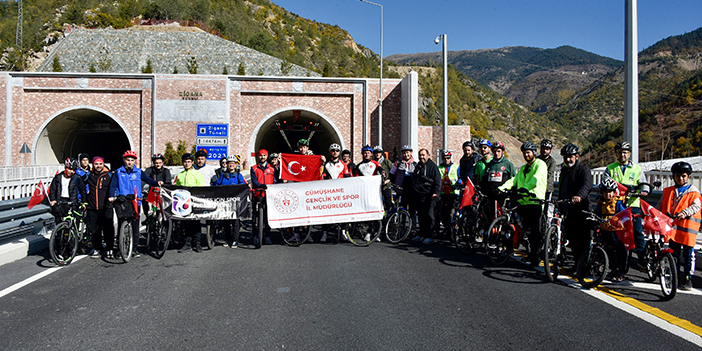 cumhuriyetin-100-yilinda-zigana-tunelini-bisikletle-gectiler.jpg