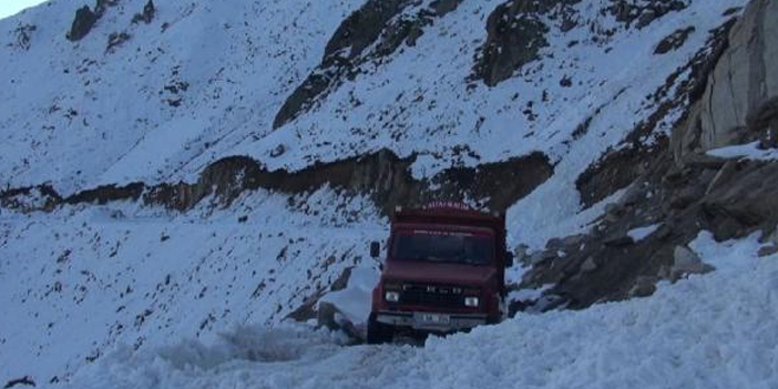 Rize'de yayla dönüş yolunda 'çığ' tehlikesi
