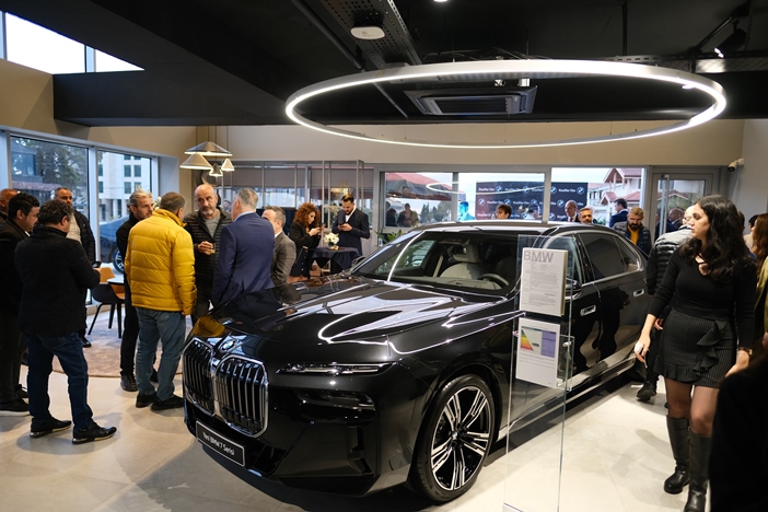 bmw-store-kosifler-oto-trabzonda-acildi-001.jpg