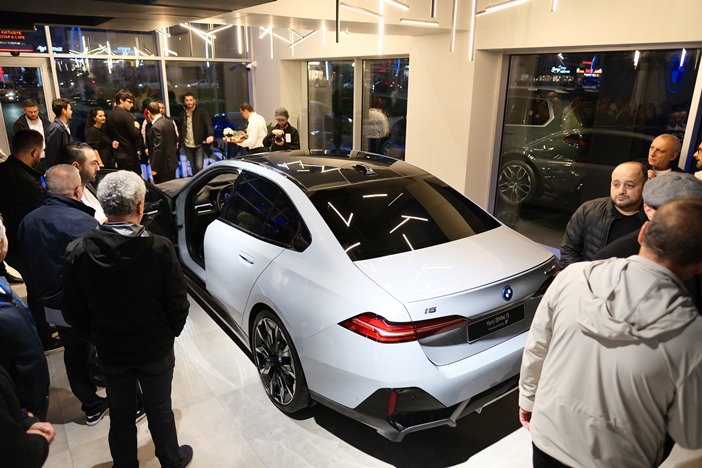 bmw-store-kosifler-oto-trabzonda-acildi-011.jpg