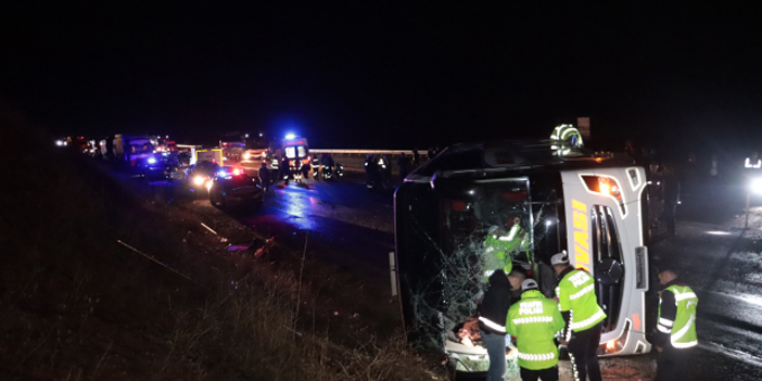 Kontrolden çıkan yolcu otobüsü devrilip metrelerce sürüklendi! 38 yaralı