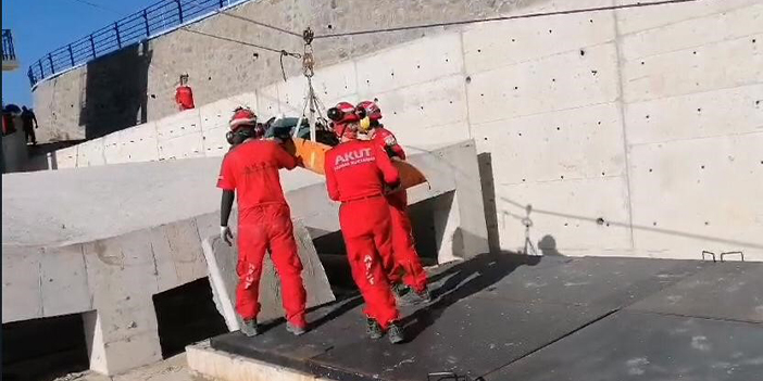 Trabzon'da afetlerde can kurtarmak için eğitim alıyorlar