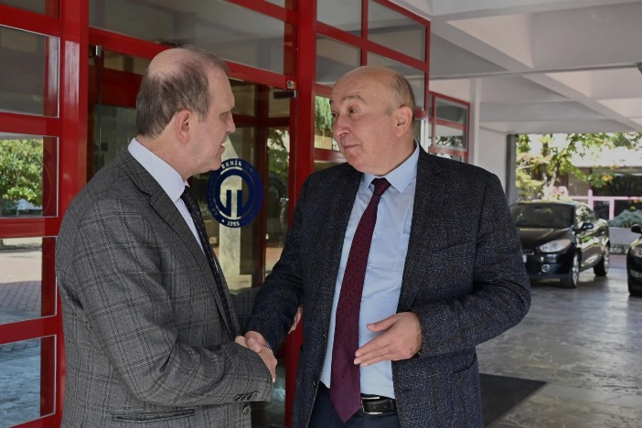 ktu-rektoru-cuvalci-ile-ksu-rektoru-yasim-bir-araya-geldi.jpeg