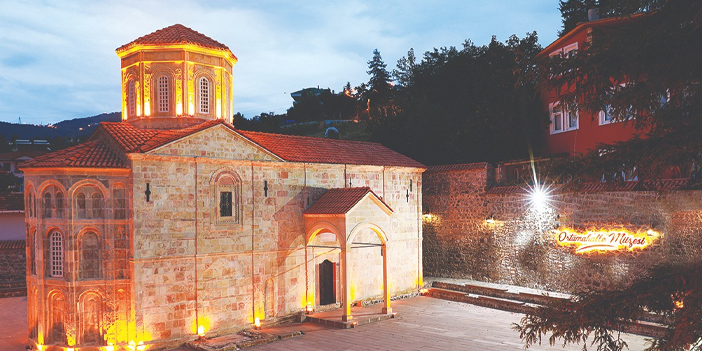 Akçaabat'ın göz bebeği Ortamahalle turist akınına uğruyor 