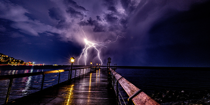 Ordu'da şimşekler geceyi gündüze çevirdi