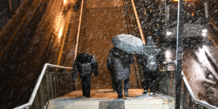 İstanbul'da beklenen kar yağışı başladı!