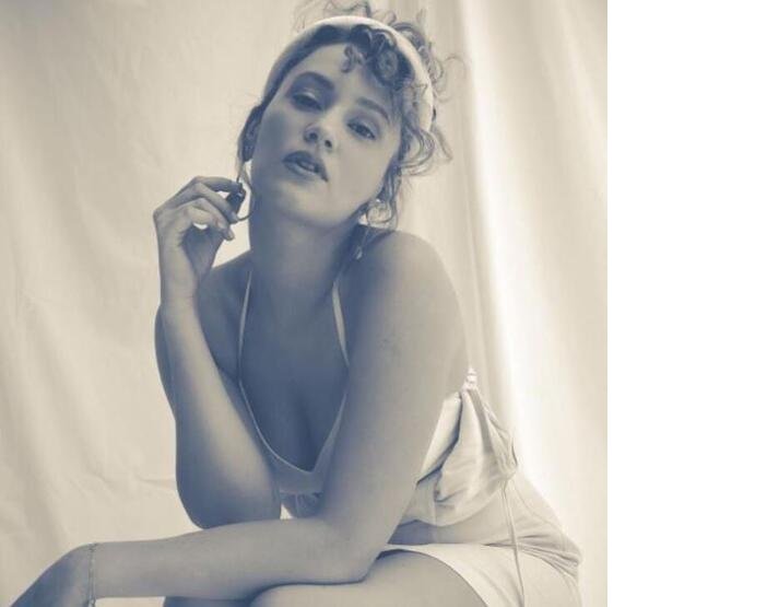 Farah Zeynep Abdullah'ın iddialı pozlarına yorum yağdı