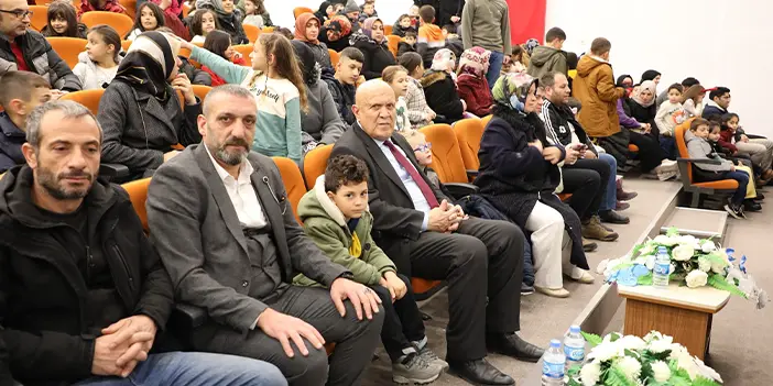 Bayburt’ta çocuklara yönelik tiyatro gösterisi