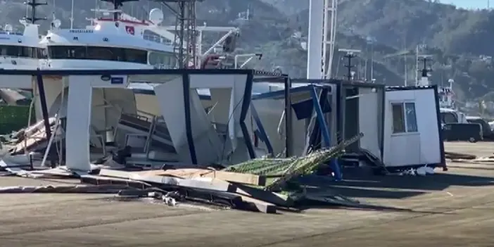 Trabzon'da askerlerin konakladığı konteynerler devrilmişti! İşte tahribat görüntüleri
