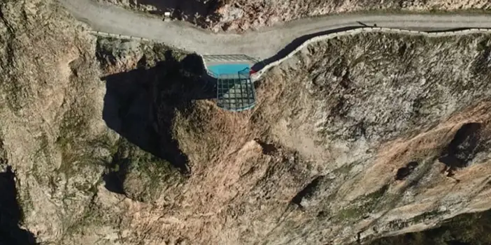 Artvin'de şüpheli ölüm! Cam terastan düşen kadın hayatını kaybetti