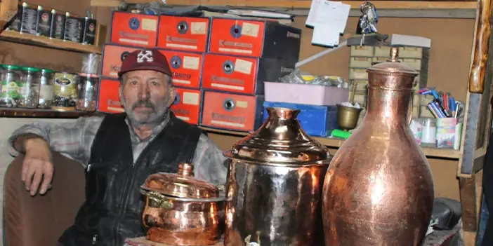 Bayburt'ta ustasından öğrendiği işini yarım asırdır sürdürüyor! 