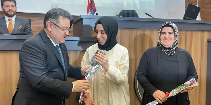 Ortahisar Belediye Meclisi eski meclis ve kadın üyelerini unutmadı